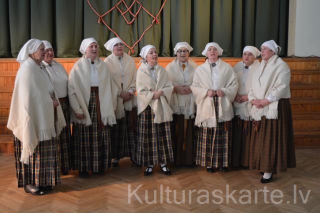 Starpnovadu etnografisko ansambļu un folkloras kopu skatē Žīguru KN